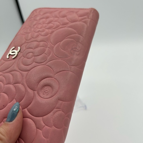 As Is - Chanel Pink Embossed Camellia Wallet - Picture 4 of 8